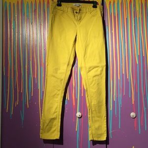 Yellow skinny jeans